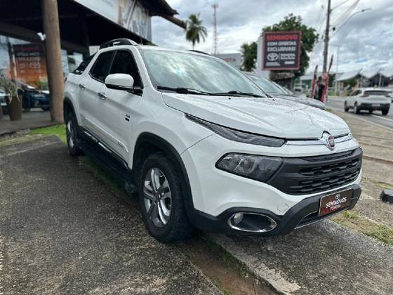 FIAT TORO 2.0 16V TURBO DIESEL ULTRA 4WD AT9 FIAT TORO 2.0 16V TURBO DIESEL ULTRA 4WD AT9